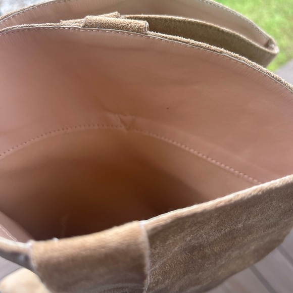 Knee high boots with heels! - Picture 8 of 13